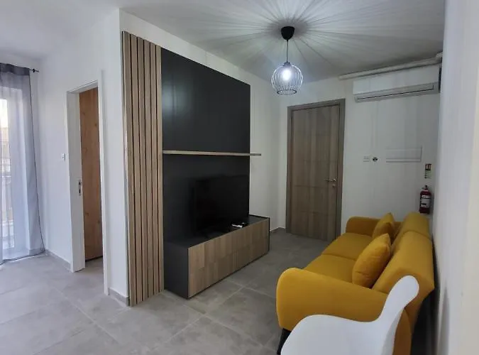 St Julian Apartment *